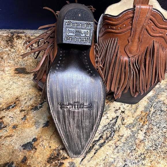 Corral boots Size 8.5 Medium Width - Picture 2 of 3